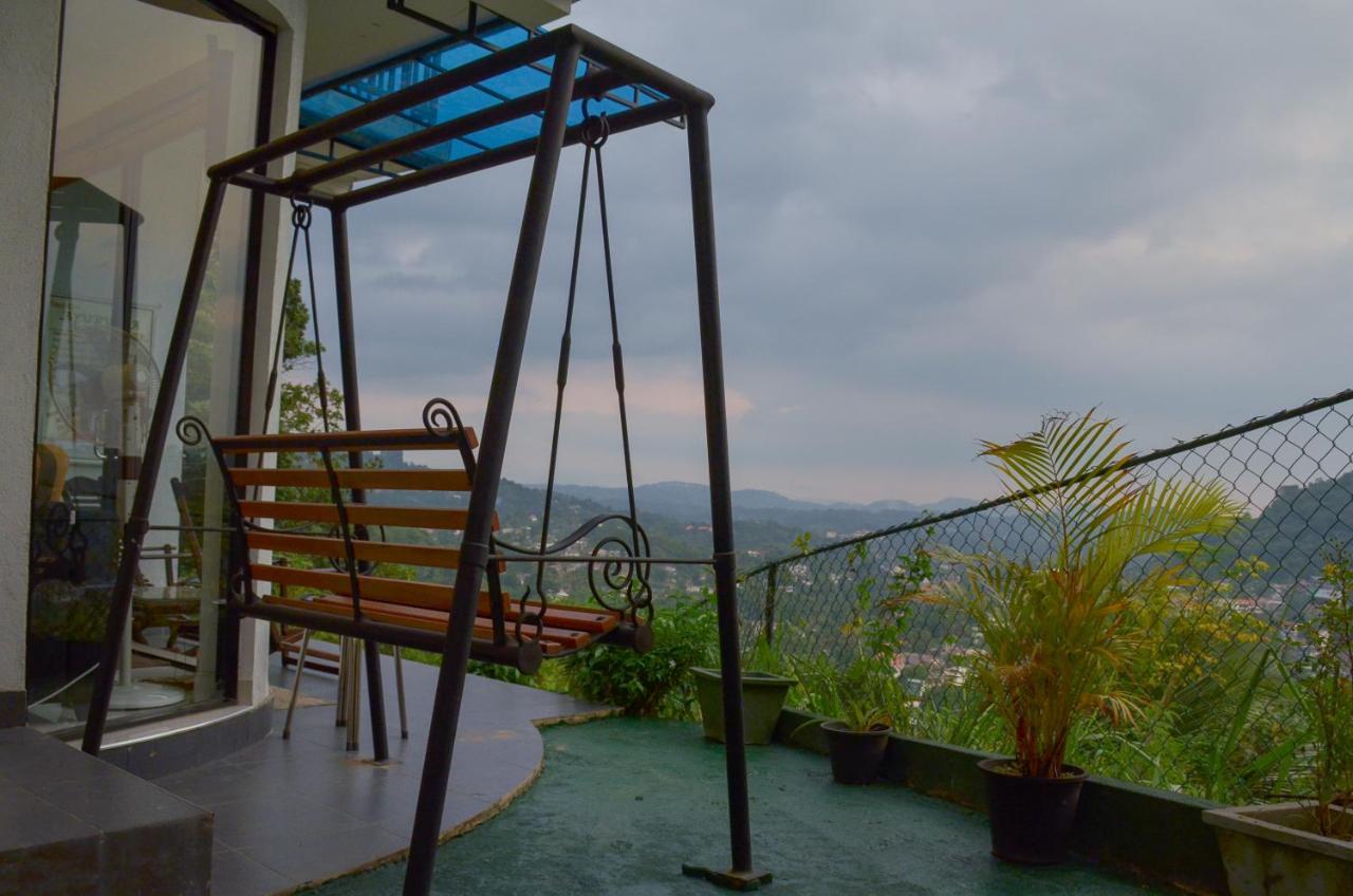 Bed and Breakfast Angel Tower Канді Екстер'єр фото