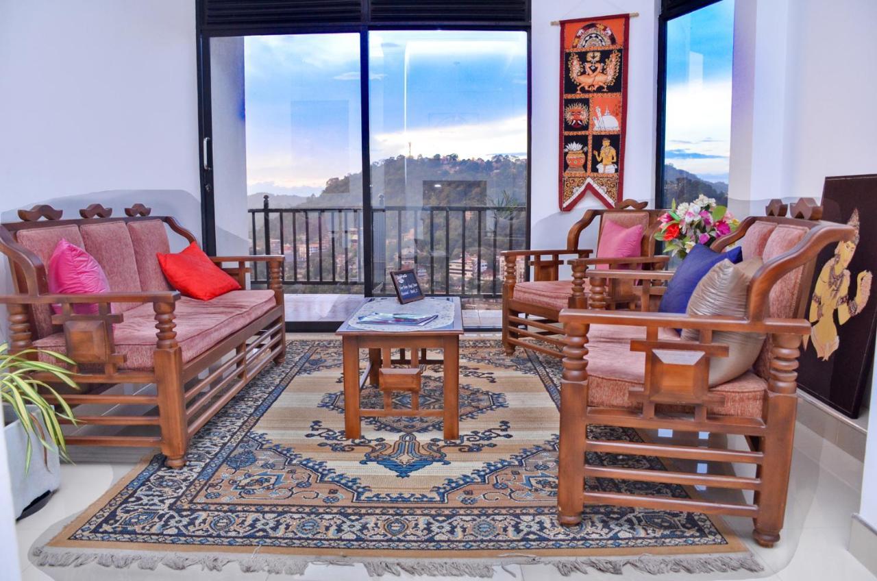 Bed and Breakfast Angel Tower Канді Екстер'єр фото