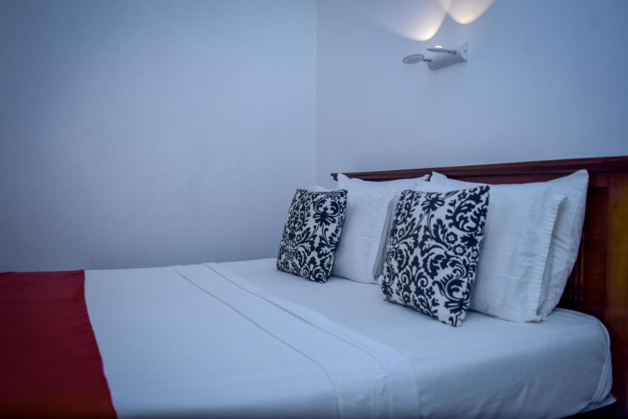 Bed and Breakfast Angel Tower Канді Екстер'єр фото